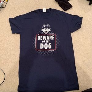 Gildan UConn Tshirt "Beware of the Dog" 100% Cotton
